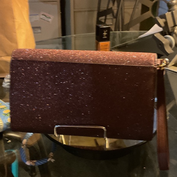 Kate Spade Sparkling Burgundy Wristlet new in box - Picture 2 of 8